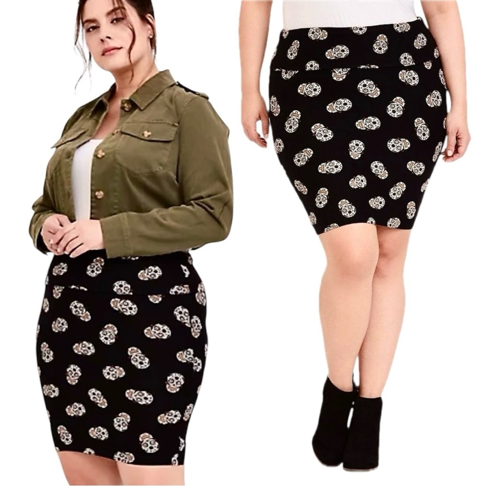 - Torrid 3X Sugar Skull Foldover Mini Skirt! EUC!